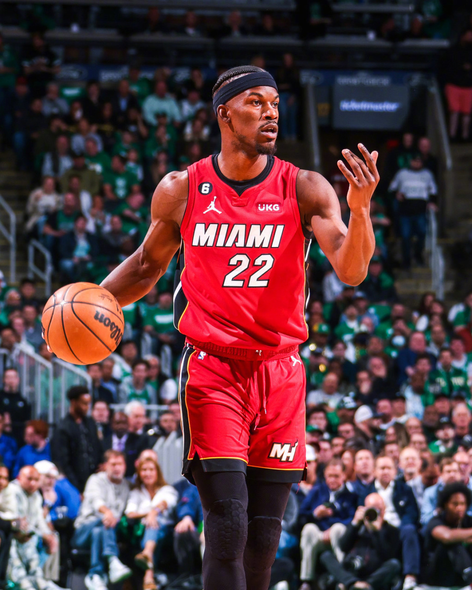 平博体育sport-广州队围绕NBA季后赛造点机会巴特勒与40激战MAD分钟，现场解说直呼：广州队转会期调整名单(巴特勒2023季后赛关键球合集)