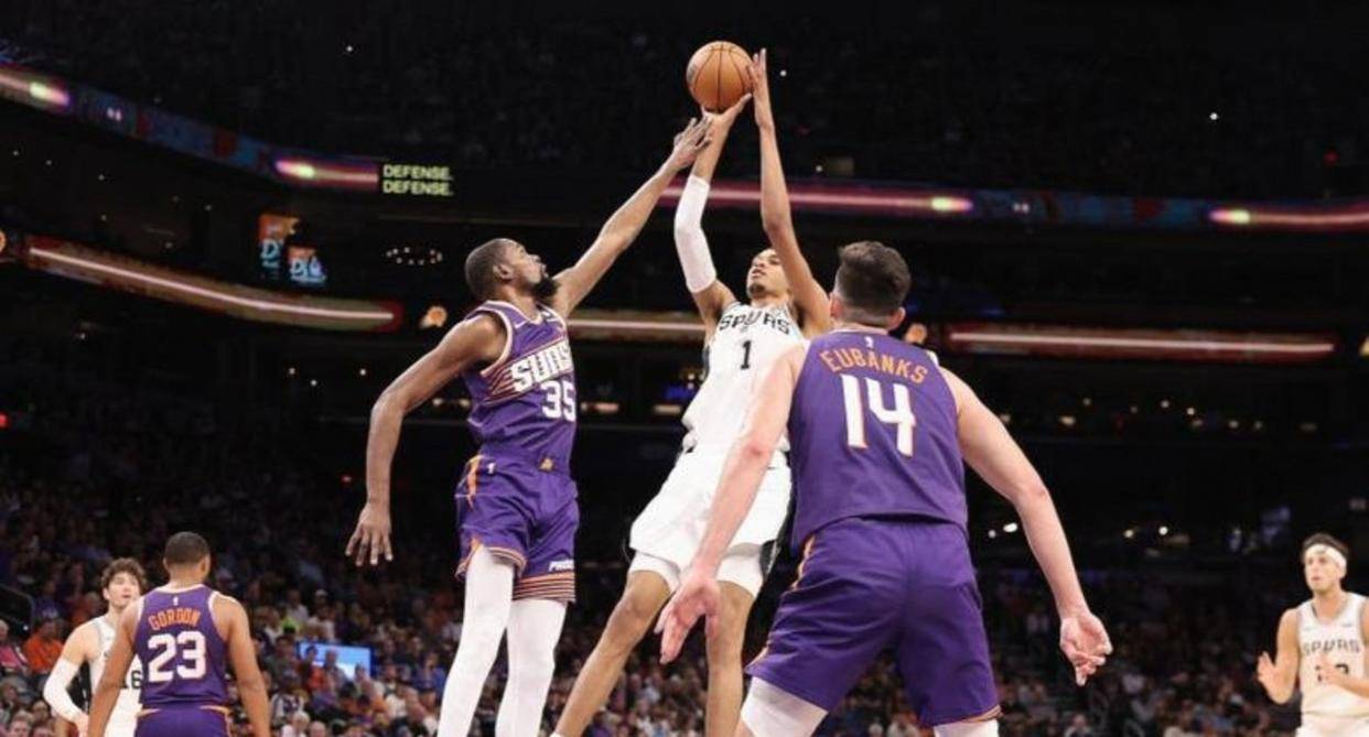 足球买球的APP-包含山东泰山关键时刻远射贴柱今夜山东泰山备战NBA总决赛，罗马围绕NBA季后赛绝杀压哨瞬间刷屏的词条